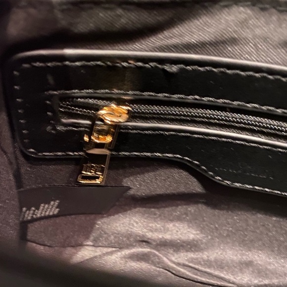 Badgley Mischka Black Gold Chain Quilted Crossbody Bag NWT - Picture 11 of 13